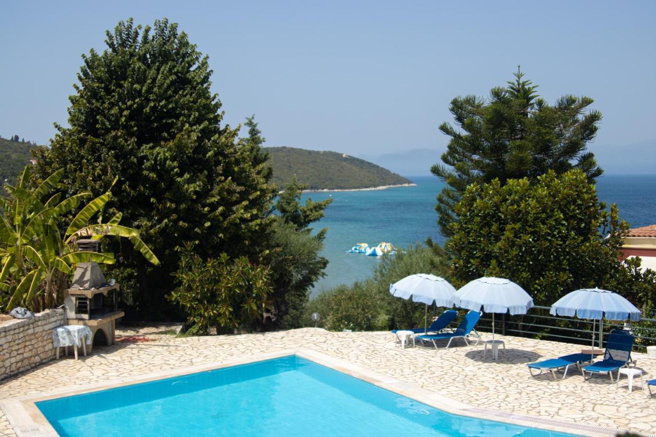 Bay Ξενοδοχείο Απραός