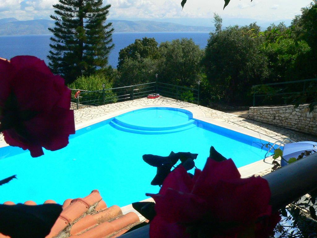 Ξενοδοχείο Bay Απραός